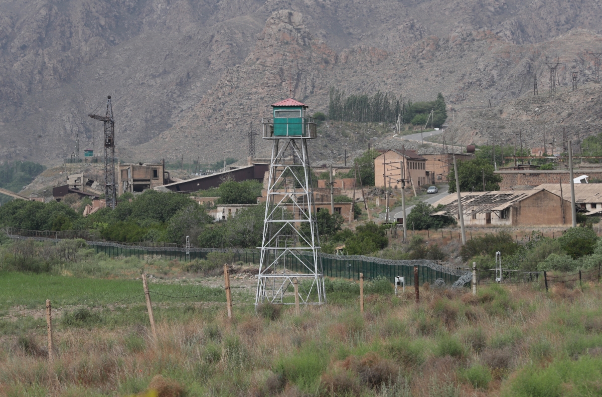 Azerbaijan mở lại biên giới đất liền với Iran cho công dân nước ngoài sơ tán